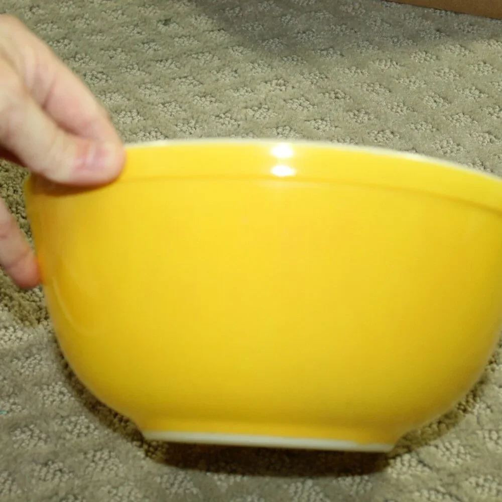 Vintage PYREX Nesting Mixing Bowls Red #402 and Yellow #403 Set of 2